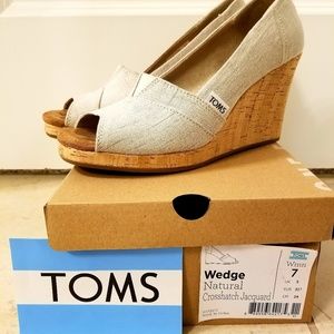 Toms classic wedge pump sandals